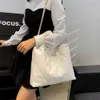 Роскошные женские сумки-тоут, дизайнерская стеганая мягкая кожаная большая сумка через плечо, трендовая брендовая женская дорожная сумка 2023 года, новинка