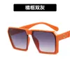 2 pezzi Fashion designer di lusso Net occhiali da sole rossi da donna in personalità della moda coreana grande montatura anti ultravioletti occhiali da sole per foto di strada viso grande sottile