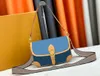2024 Luxury Designer Bag Fashion Versatile Stick Bag Envelope Bag Handväska Postman väska axelväska Spring denimväska