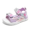Çocuk Ayakkabı 2024 Yaz Yeni Kızlar Sandalet Küçük Kızlar Plaj Ayakkabıları Prenses Sandals Yumuşak Çevre Bebek Karikatür Yürüyüş Sandalet Boyut