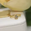 Anel em forma de gota de ouro 18K galvanizado em prata esterlina 925 cheio de estrelas e polpa de jade, temperamento moderno, anel de estilo leve e luxuoso