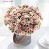 Finto verde floreale 5 forchette 15 teste di rose di seta per bouquet da sposa decorazioni natalizie vaso composizioni floreali per la casa album fai da te fiori artificiali Y240322