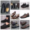 Swobodne buty gai trampki sportowe buty z tkaniny mężczyźni formalne klasyczne buty top miękki śliski śliski skórzane mężczyźni buty czarne wygody miękki rozmiar 38-50