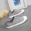 Scarpe casual alla moda in tela vulcanizzata slip-on con MOQ basso economico non di marca HBP Scarpe di tela alla moda per donna