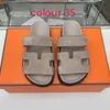 Homme plage pantoufles hommes pantoufle plate floc de la chaussure de créateur de femmes de la femme grosse têtes têtes en cuir mans ceinture boucle glisse hôtel salle de bain chaussures sandales sexy taille 35-42-45