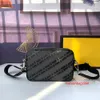 Designer Umhängetaschen Luxus Männer Schwarz mit gelbem Reißverschluss Cross Body Hohe Qualität F7M0286 Modische lässige Handtasche D0073