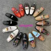 Mules Sandals Half Head Loafers Leather Slippers 2024夏の新しい外国貿易スタイルMuller Shoes Womens European Station Baotou Slippers私はロゴhbnhrlを持っています