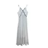 Grundläggande avslappnade klänningar Designer Brand Boutique Miu Style Dress med diamantpinnade pärlor, knälängd kjol, V-Neck Slim Fit Fairy Vacation Dress, Summer New JT2F