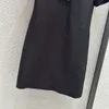 Модное 24 весна/лето новое украшение лука с бусинными рубашкой платье с коротким рукавом минималистское маленькое издание черная короткая юбка