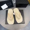 Moda verano mujer playa diapositivas diseñador chanclas beige negro sexy dama zapatillas planas sandalias de alta calidad con caja