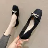 Sapatos de planícies para mulheres saltos planos sapatos de planície feminino pérolas de pé quadrado de dedão preto