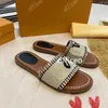 Tasarımcı Sandalet Slaytları Kilitle Düz Mule Sandles Slayt Sandal Yaz Sandalet Tasarımcı Kadın Daireler Katırlar Deri Nakış Sandales Kadınlar Plaj Slaytları 35-41