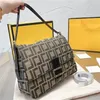 Diseñador en relieve bolso de noche moda bolsos de hombro de lujo en línea maletas bolso superior axila para mujer vintage mano genuina equipaje crossbody