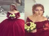 Burgundy Sheer Lace Quinceanera 드레스 Long Sleeves 2019 퍼피 볼 가운 구슬 아플리케 플러스 크기 16 여자 댄스 파티 드레스 6374980