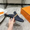 2024 Yeni kare parmaklı Muggles Ayakkabı Sandalet Orijinal Deri Toka Sıradan Yarım Paket Terlik Lüks Süet Süel Sandal Slaytlar Kadın Kadın Düz Terlikleri