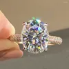 Klusterringar Anpassade solid 18K gula vita guldkvinnor Ring Moissanite Diamonds 1 2 3 4 5 Oval Wedding Party Engagement Anniversary