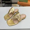 Sandali estivi da donna alla moda firmati scarpe basse casual e comode per le vacanze sulla spiaggia, dolci pantofole a punta aperta