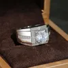 خاتم الزركون الفضية الفاخرة الفاخرة للرجال للرجال كلاسيكي خاتم الزواج من الماس.