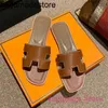 Top Orans Sandal Leather Classic Mme Slippers Designer Home For Women Summer Casual Fashion Luxury Flat Cuir Solid Home Beach Gold Original High Quality