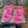 Turistkvinnor Sandal Black Designer Slide Fashion Slippers Dhgate Luxury Shoe For Woman Slipper Leather Rubber Flat Sandale Summer Beach Shoes Loafer Pink Sliders