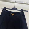 Rokken Designer 2024 Nieuwe Mode Alle Matched Mini Geplooide Womens Taille Zoete Meisje Preppy Stijl Lente Zomer Hot Rok ZBPH