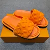 Sandálias de travesseiro de piscina de grife casais de chinelos homens homens de verão sapatos planos de moda de praia slides 35-46