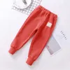 Pantalones largos informales gruesos de felpa para niños, pantalones largos para hombres, deportes nuevos, mujeres, niños pequeños y medianos, tendencia de moda, otoño e invierno