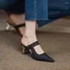 Chinelos capa toe sapatos de salto fino casual bege sandálias de salto chinelos feminino geléia slides luxo preto apontou 2024 verão macio