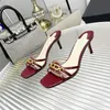 Pantoufles élégantes à talons hauts pour femmes Sandales en cuir de luxe d'été Chaussures de soirée à talons aiguilles sexy Chaussures de mariage de haute qualité Boîte à sangle en cuir pour femmes de créateur