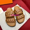 Extra sandalen lederen slippers handgemaakte op maat gemaakte dikke dikke opgeloste tweede oom varkensneus slippers voor zomerse mode externe slijtage flat botto hebben logo hbzqb6