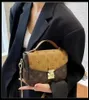 女性のluxurysデザイナーバッグエンボス加工花ポチェット女性ハンドバッグメッセンジャーヴィンテージバッグ