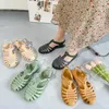 Sandalen Vrouwen Roman Jelly Retro Platte Transparant Kristal Strand Ronde Neus Casual Hollow Out Designer Schoenen 2024