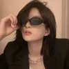 2 datorer Fashion Luxury Designer Oval Solglasögon Womens Ins Korean Version Trendiga katter Eye Solglasögon Mens Disco Net Red Street Shot