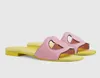 Wycięte kobiety śluzowaty sandałowe płaskie sandał wycięty sandał sandałowy dla kobiety na zewnątrz klapka sandały plażowe sandały sandałów sandałów cielę skórzana casualne rozmiar 35-43 pudełko