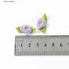 Faux blommor grönare 100 st mini rose konstgjorda blommor huvuden 2 cm knoppar tyg blomma bröllop dekoration hantverk levererar band båge-knot presentdekor y240322