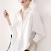 Bluzki damskie biała czarna koszula Korean Koreańska Lapowa szyja na guziki Bluzka Sprężyna Owczesna rozmiar luźna kobieta dopasuj ubrania top