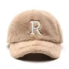 Bollmössor Fashion Trend Keep Warm Lambwool Solid Color Letter R Embroidered Baseball for Women Outdoor Sports Street Casual Hat