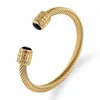 Luxury flätad charm Öppen manschett Män kvinnor Stapble Bangles smycken Classic Vintage Justerbara armband Rostfritt stål 240307