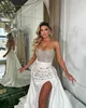 Fantastische kristallen avondjurken Elegante kralen strapless formele prom -jurk met overskirts plooien dij split sweep trein gewaad de soiree