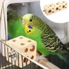 Andere Vogelversorgungen Futtersuche Toys Holzblock mit Löchern kreativer Papageien behandelt Feeder -Trainingsspielzeug für Conure Shotet Cockatiel Lovebird