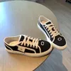 Chaussure décontractée en toile classique Summer extérieur Tennis Channel Sneaker Basketball Basket Black Girl Low Designer Chaussures Hike Men Loafer Flat Walk Luxurys Run with Box