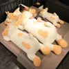 Animais de pelúcia de pelúcia quente 1pc 90cm / 110cm Adorável leite vaca brinquedos de pelúcia dos desenhos animados Stuffed Animal Catt Dolls Seping Travesseiro para bebês meninas presentes de aniversário L240322
