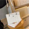 borsa di design borsa tote Borsa tote da donna 2023 Nuova borsa con filo da ricamo a scacchi Moda di nicchia Design Borsa a tracolla a catena semplice e versatile 75% Outlet economico all'ingrosso