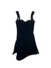 Sukienki swobodne 2024 Spring Square Flar Bez rękawów 3D podzielona czarna czarna sukienka w stylu Hepburn w stylu