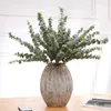 Dekorativa blommor 75 cm konstgjorda växter gröna eukalyptus lämnar grenar för hem trädgård bröllop dekoration gåva blommor bukett bord