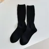 Frauen Socken Mode Einfache Weiß Mittleren Rohr Atmungs Dünne Schwarz Lange Weibliche Japanischen Stil Mädchen Lose Weiche