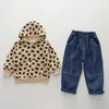 Kleidung Sets Baby Outfits 2024 Frühling Kinder Lässige Mode Gedruckt Langarm Mit Kapuze Hoodies Und Hosen Anzug Für Jungen Mädchen tragen