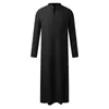 Vêtements ethniques Hommes à manches longues Robe musulmane Couleur unie Simple Bouton Robes Côté Fente Musulmane Pakistanais Arabe Kaftan