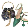 Robe chaussures 2024 derniers ensembles verts et sacs décorés avec des coins en strass pour femmes chaussures africaines ensemble fête