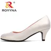 Royyna Spring Autumn Styles Pumps Kobiety Duża rozmiar moda seksowna okrągła palca słodkie kolorowe miękkie buty dla kobiet 240307